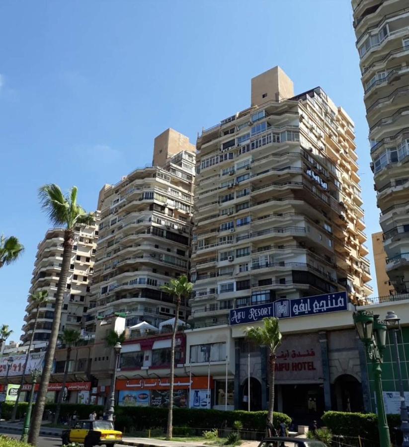דירות אלכסנדריה Sea & Garden View At Al-Muntazh Towers - إطلاله علي البحر و حدائق قصر المنتزه מראה חיצוני תמונה